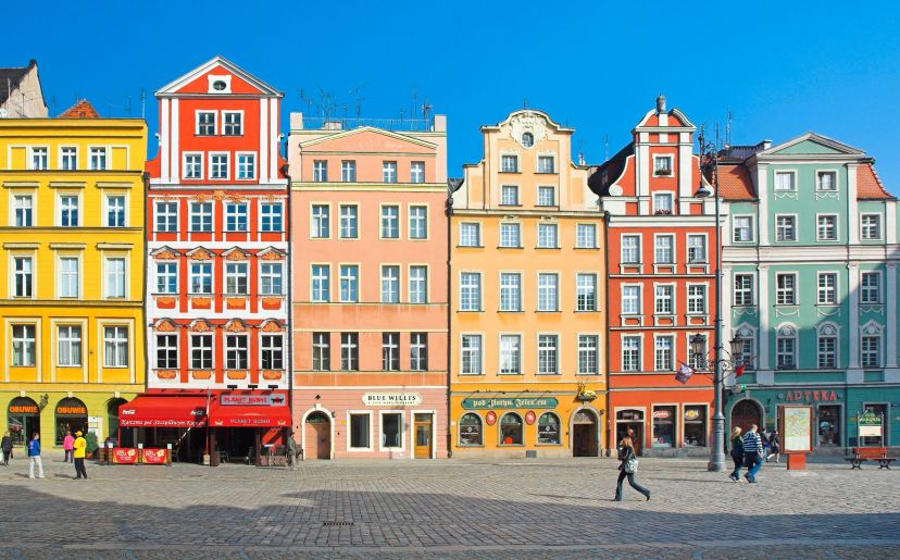 00-holding-wroclaw-poland-travel-guide.jpg
