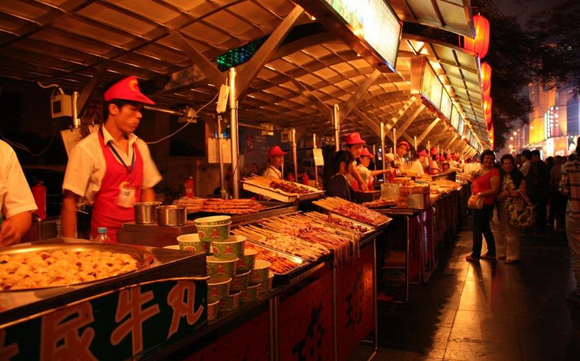 dong-hua-men-night-market.jpg