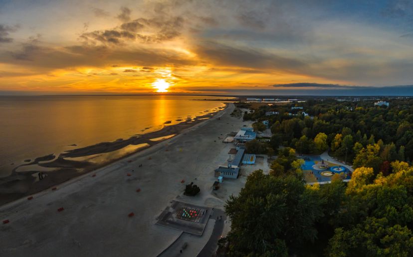 Loojang_Pärnu_rannas_-_Sunset_in_Pärnu_beach_(2)_copy.jpg